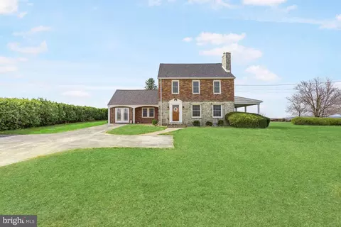 1241 Grandview Rd, Hanover, PA 17331