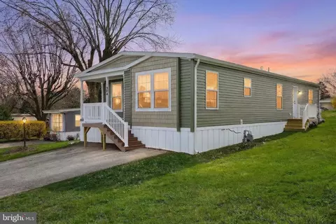 304 Landola Ave, Mount Wolf, PA 17347