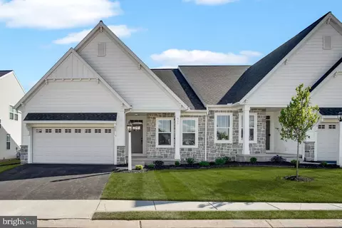 855 Shadowbrooke Dr, Dover, PA 17315