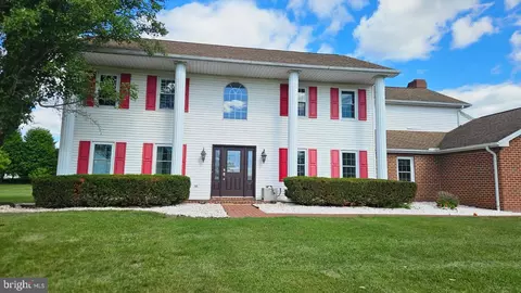 730 Seitz Dr, Lewisberry, PA 17339
