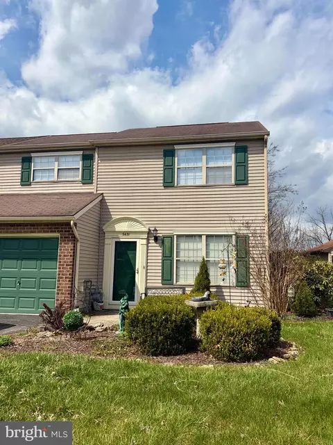 3431 Glen Hollow Dr #5, Dover, PA 17315