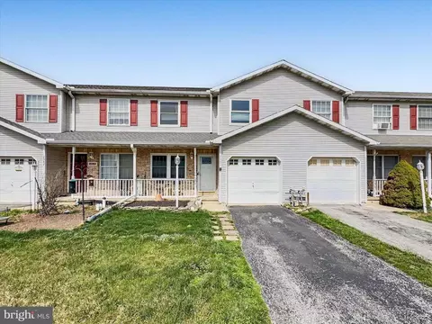 2941 Robin Rd, York, PA 17404