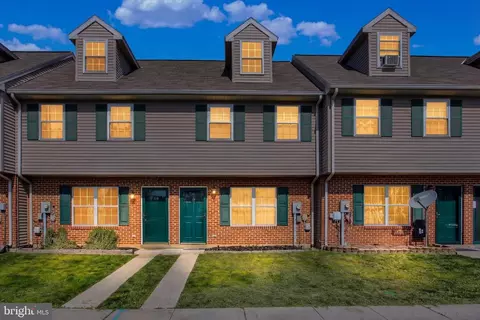 117 Orchard Ln #12, Hanover, PA 17331