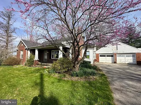 4330 Paradise Rd, Dover, PA 17315