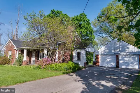 4330 Paradise Rd, Dover, PA 17315