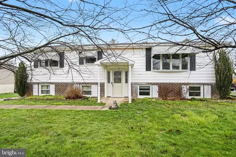 113 Forest Hills Rd, Red Lion, PA 17356