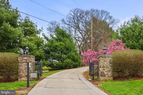6759 E Moulstown Rd, Hanover, PA 17331