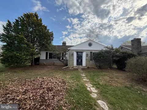 241 Clearview Rd, Hanover, PA 17331