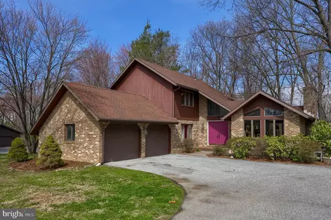 2211 Rocky Ridge Ct, York, PA 17406