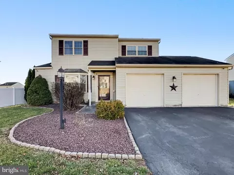 3025 Solar Dr, Dover, PA 17315