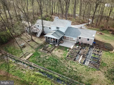 6501 Fair School Rd, Glen Rock, PA 17327