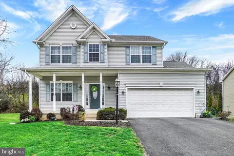 2695 Friends Cir, York, PA 17408