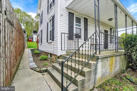 Exterior - 7 E Main St, Windsor, PA 17366 photo 2 of 8