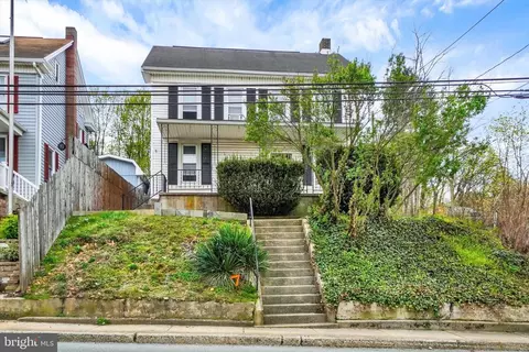 Other - 7 E Main St, Windsor, PA 17366 photo 1 of 8