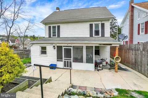 Exterior - 7 E Main St, Windsor, PA 17366 photo 6 of 8