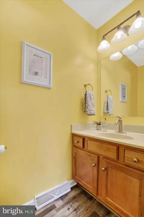 Bath - 445 Stabley Ln, Windsor, PA 17366 photo 1 of 4