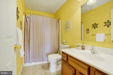 Bath - 445 Stabley Ln, Windsor, PA 17366 photo 4 of 4