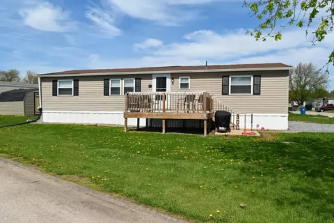300 Chesapeake Est, Thomasville, PA 17364