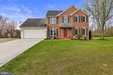 221 Putters Cir, Dillsburg, PA 17019