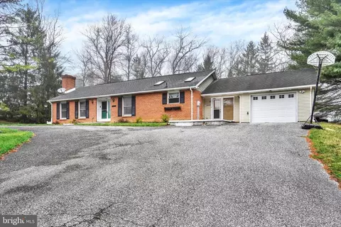 3870 Autumn Ln, Stewartstown, PA 17363