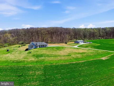 5303 Stambaugh Rd, Spring Grove, PA 17362