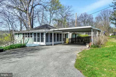 1150 Conewago Ave, Manchester, PA 17345