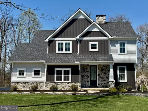 4413 Lynwood Dr, Spring Grove, PA 17362