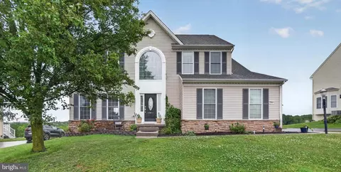 7703 Grand Lake Dr, Seven Valleys, PA 17360