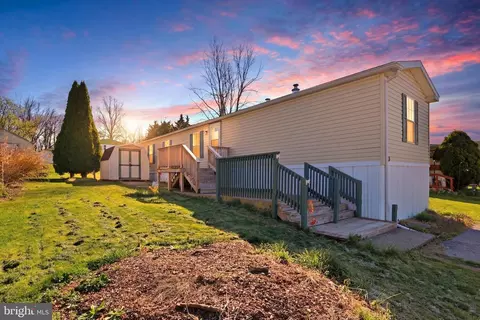 53 Chesapeake Est, Thomasville, PA 17364