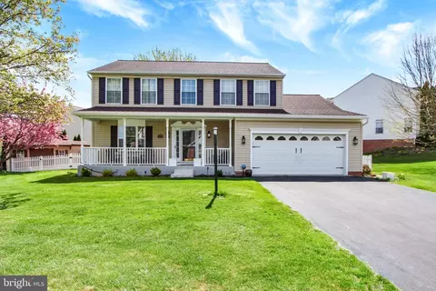 1210 Cranberry Ln W, York, PA 17402