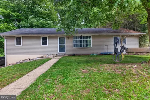207 Forge Hill Rd, Wrightsville, PA 17368