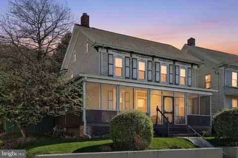 157 W Main St, Windsor, PA 17366