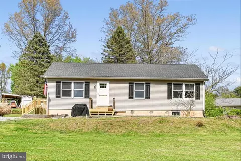 445 Scotch Pine Rd, Dillsburg, PA 17019