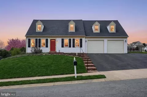 3860 Silver Spur Dr, York, PA 17402