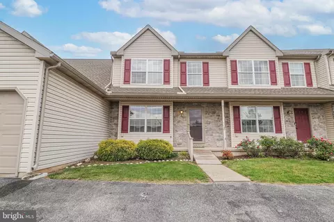50 Stonecrop Ln, Manchester, PA 17345