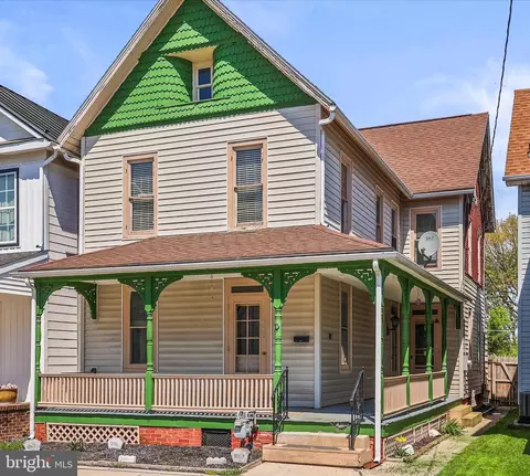 220 Locust St, Hanover, PA 17331