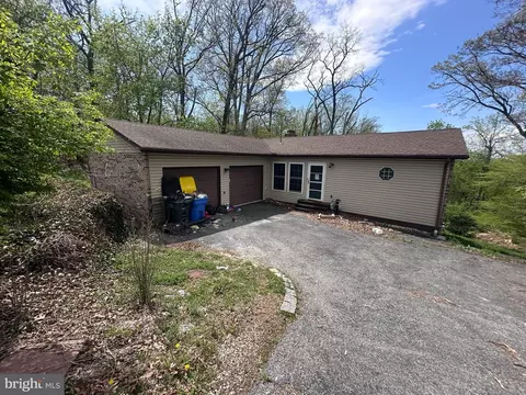 1711 Paulson Dr, York, PA 17406