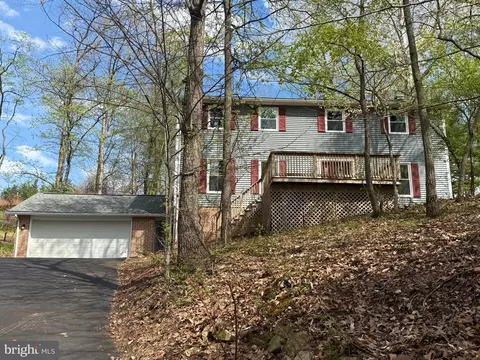 11 Pine Tree Dr, New Cumberland, PA 17070