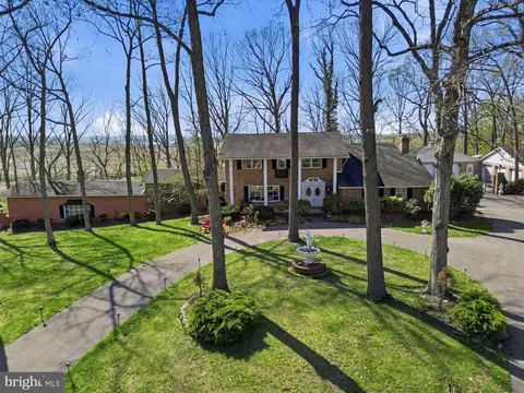 4041 Robinhood, York, PA 17408