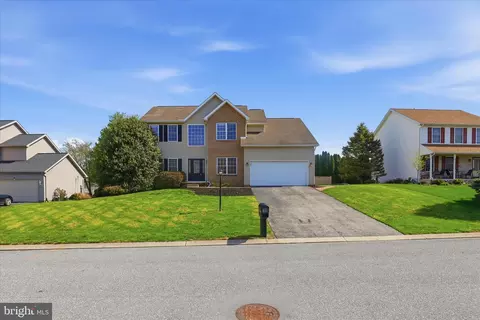 2166 Lucy Ln, York, PA 17404