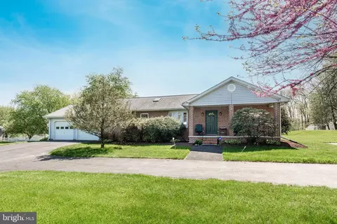 4548 Rinely Rd, Stewartstown, PA 17363