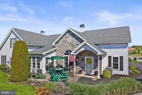 318 Clarks Way #318, York, PA 17403
