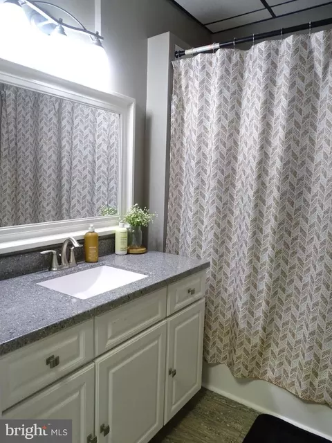 Bath - 206 3rd St, Hanover, PA 17331 photo 1 of 2