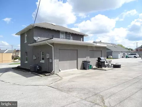 Exterior - 206 3rd St, Hanover, PA 17331 photo 3 of 3