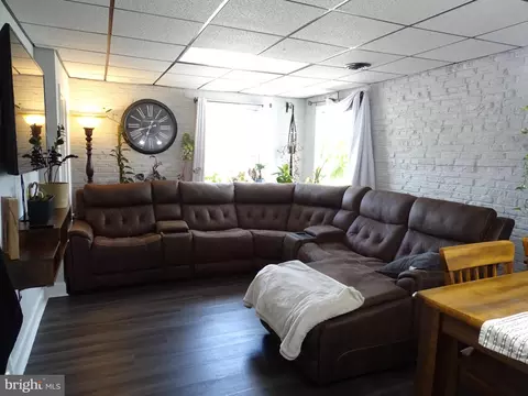 Living - 206 3rd St, Hanover, PA 17331 photo 1 of 1