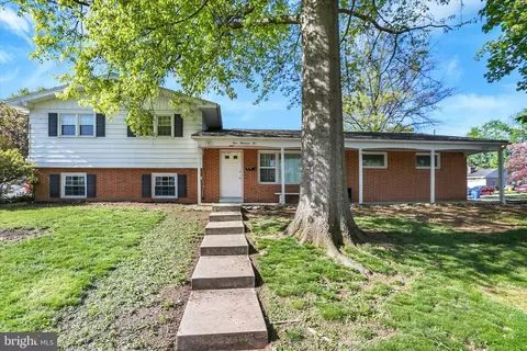 102 Forest Dr, Camp Hill, PA 17011