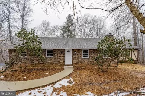 57 Fox Creek Rd, Wrightsville, PA 17368
