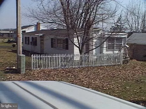 48 E Tolna Rd, Shrewsbury, PA 17361