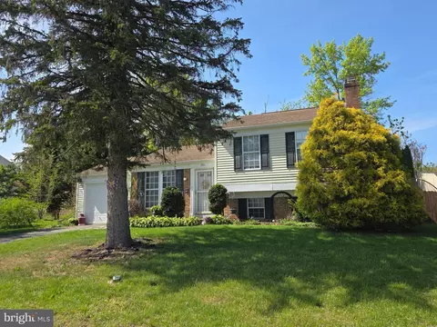 3911 Sandra Dr, York, PA 17402