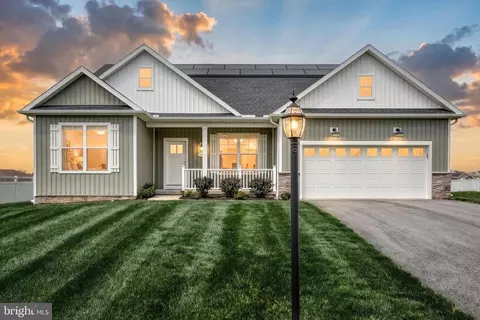 190 Winifred Dr, Hanover, PA 17331